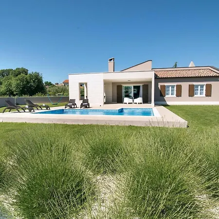 Semesterbostad Histria *