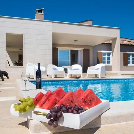 Histria Semesterbostad *